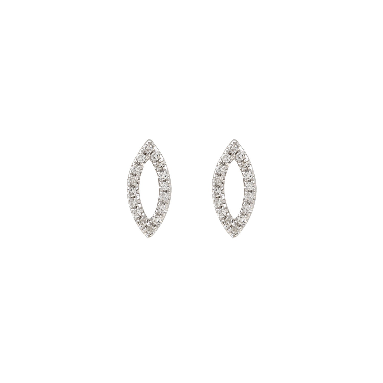 Diamond Earrings. Earring for Gift. Stud Earring. Anatol. Gift. Everyday earring. Easy to wear earring. Sparkly earring. Anatol Jewelry. Fine Jewelry. Golden Hall. Kifissia. Χρυσό σκουλαρίκι. Σκουλαρίκι καρφωτό. Σκουλαρίκι με διαμάντια. Χρυσά κοσμήματα. Κοσμήματα Κηφισιά. Σκουλαρίκι με μπριγιάν.
