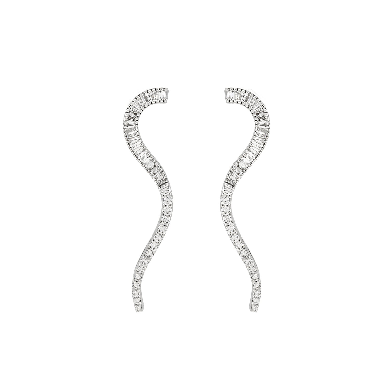 Fine Jewelry Earring. Diamond Earring. Gold and diamond earring. High end jewelry earring. Expensive jewelry. Anatol jewelry. Kifissia. Golden Hall. Χρυσά κοσμήματα. Κοσμήματα Κηφισιά. Σκουλαρίκι με διαμάντια. Σκουλαρίκι με μπριγιάν. Ακριβό σκουλαρίκι. Χρυσό σκουλαρίκι. Diamond flower earrings.