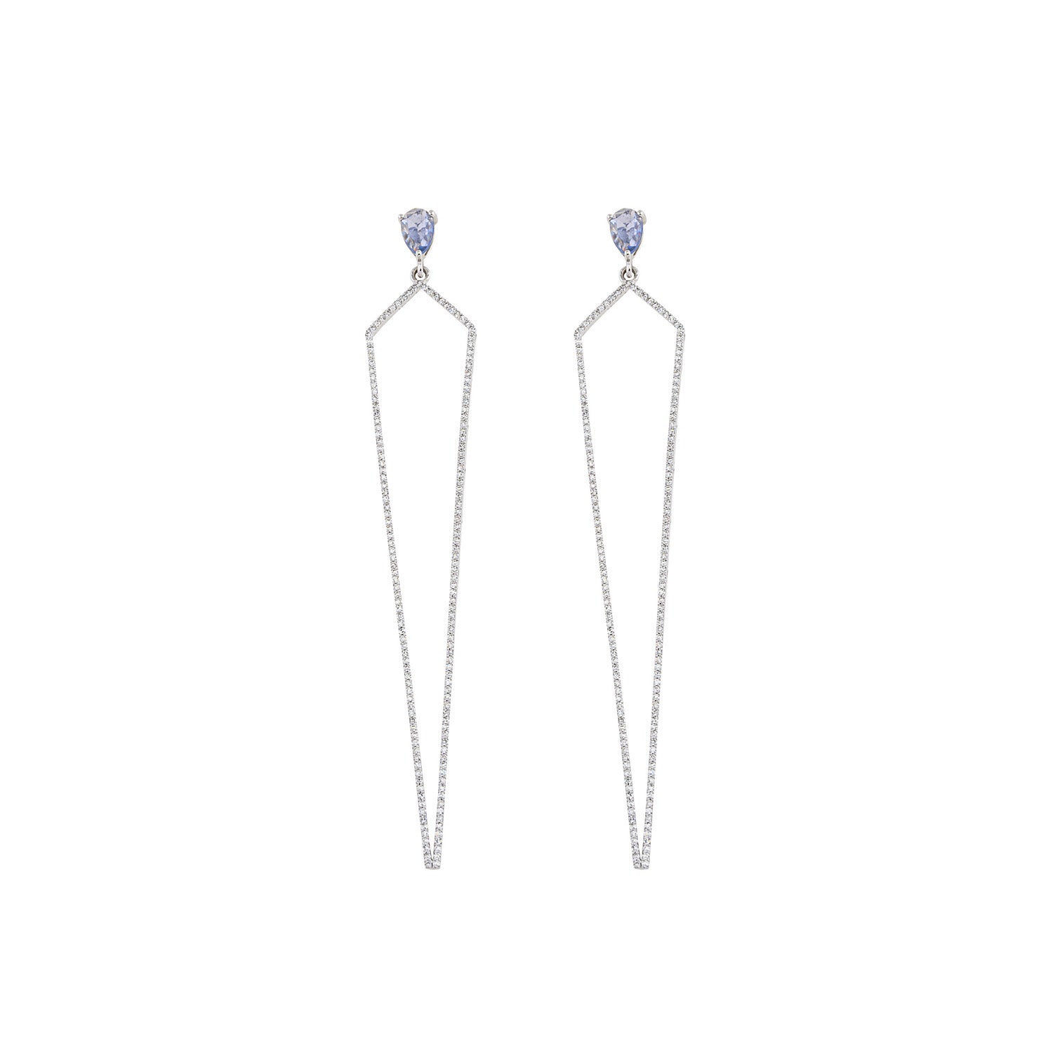 Sapphire Earring. Gold earring. Fine jewelry. Anatol. Golden Hall. Σκουλαρίκι χρυσό. Σκουλαρίκι  με ζαφείρια. Σκουλαρίκι τρυπητό. Σκουλαρίκι με ζαφείρι. Σκουλαρίκι με διαμάντια. Athens. Σκουλαρίκι με μπριγιάν. 