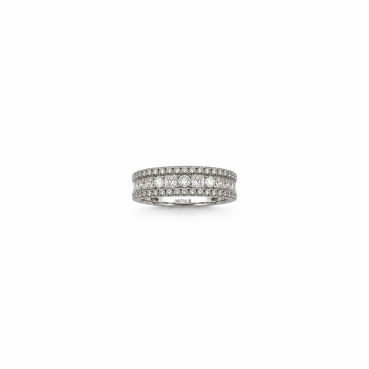 Elegant Round and Princess Cut Diamond Ring