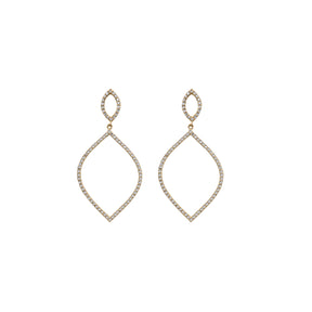 Diamond Earrings. Earring for Gift. Stud Earring. Anatol. Gift. Everyday earring. Easy to wear earring. Sparkly earring. Anatol Jewelry. Fine Jewelry. Golden Hall. Kifissia. Χρυσό σκουλαρίκι. Σκουλαρίκι καρφωτό. Σκουλαρίκι με διαμάντια. Χρυσά κοσμήματα. Κοσμήματα Κηφισιά. Σκουλαρίκι με μπριγιάν.