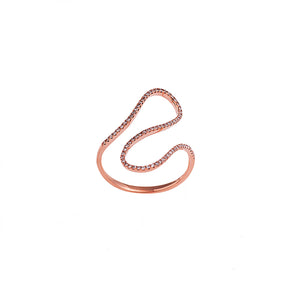 Gold and diamond ring. Diamond lines ring. Diamond ring. Ring for gift. Fine Jewelry. Anatol. Kifissia. Golden Hall. Κοσμήματα δαχτυλίδι. Δαχτυλίδι με διαμάντια. Κοσμήματα Κηφισιά. Δαχτυλίδι χρυσό. Κόσμημα δώρο. Athens.